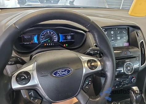 2017 Ford Focus Bev z USA, uszkodzony, nr VIN 1FADP3R46HL239525